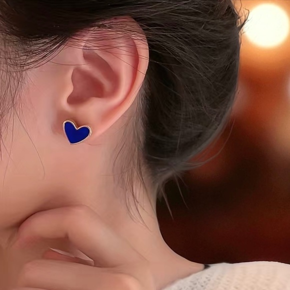 💙NEW💙 Gold Plated Blue Heart Earrings Fashion Jewelry Stud Earrings - Picture 1 of 6